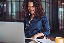 woman-at-comp